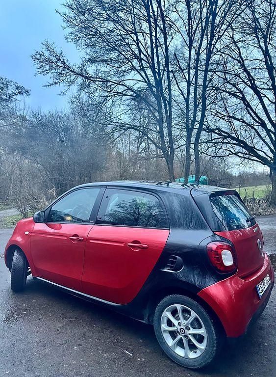 Rot Gebraucht 2018 Smart ForFour Kleinwagen | 11.990 € (Fairer Preis) - Bild 1/4