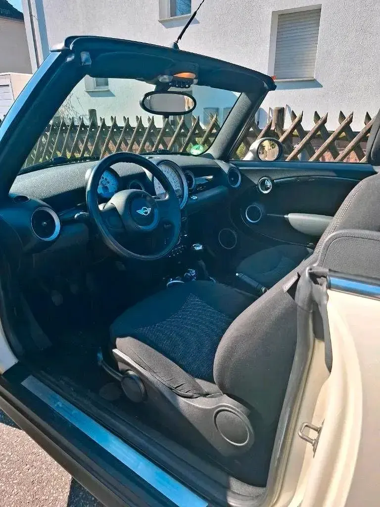 Gebraucht Mini Cooper Cabriolet 98 PS (72 kW) 2012 Weiß Cabrio