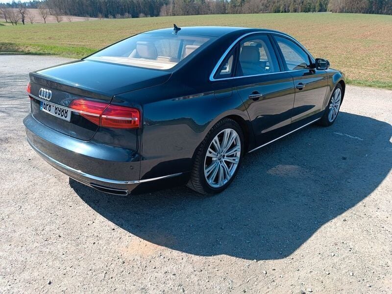 Second-hand Audi A8 385 CP (283 kW) 2014 Albastru Berlinǎ