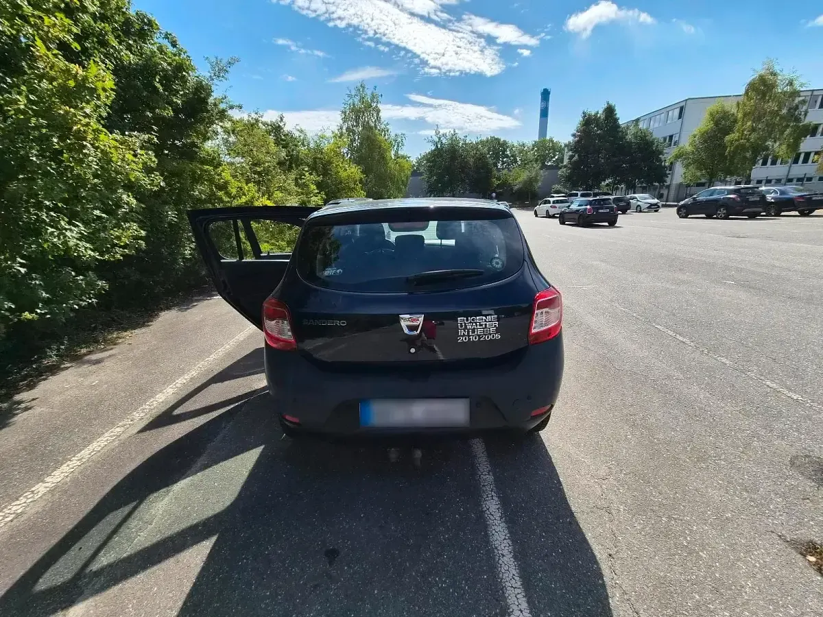 Gebraucht Dacia Sandero Essentiel 75 PS (55 kW) 2015 Blau Limousine