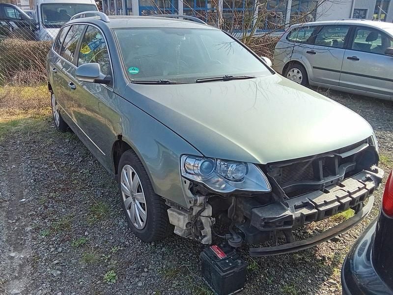 Gebraucht VW Passat 170 PS (125 kW) 2007 Grün Kombi