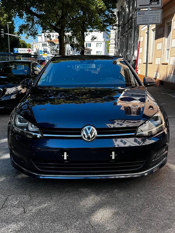 Blau Gebraucht 2013 VW Golf VII Highline Limousine | 8.490 € (Fairer Preis) - Bild 1/4
