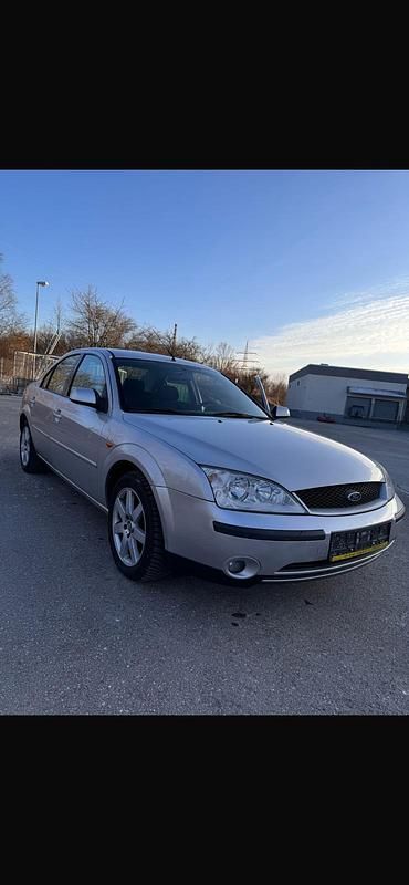 Silber Gebraucht 2001 Ford Mondeo Limousine | 600 € - Bild 1/4