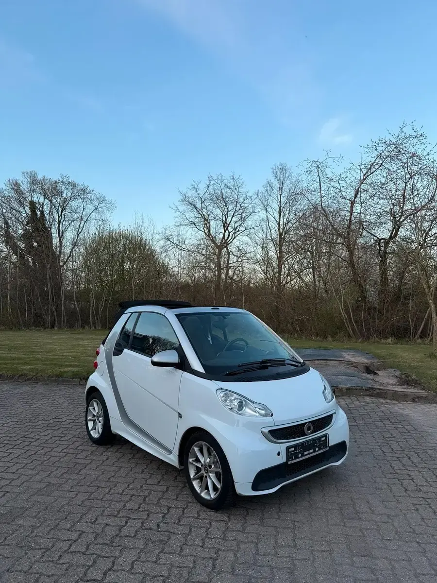 Gebraucht Smart ForTwo Cabrio 70 PS (51 kW) 2013 Weiß Cabrio