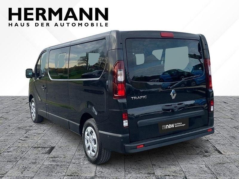 Gebraucht Renault Trafic Life 150 PS (110 kW) 2022 Schwarz midnight (schwarz) Van / Kleinbus