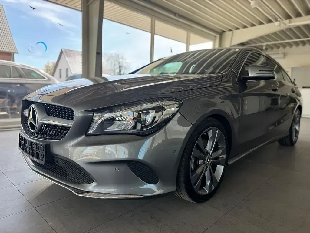 Gebraucht Mercedes CLA180 122 PS (89 kW) 2017 Grau Limousine
