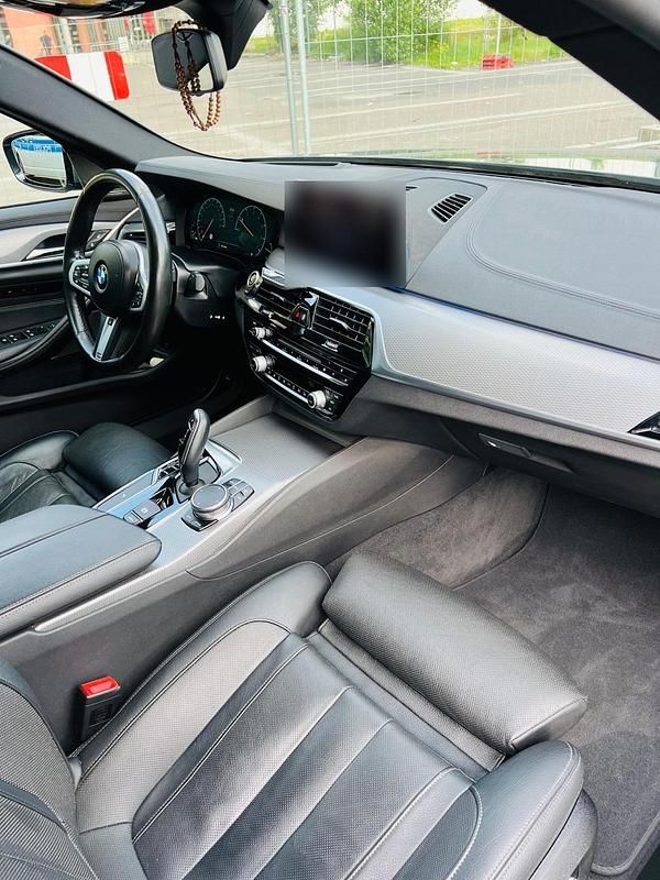 Gebraucht BMW 530 252 PS (185 kW) 2019 Andere farben Limousine