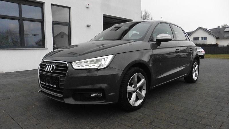 Grau Gebraucht 2015 Audi A1 Sportback Design Kleinwagen | 11.200 € (Fairer Preis) - Bild 1/4