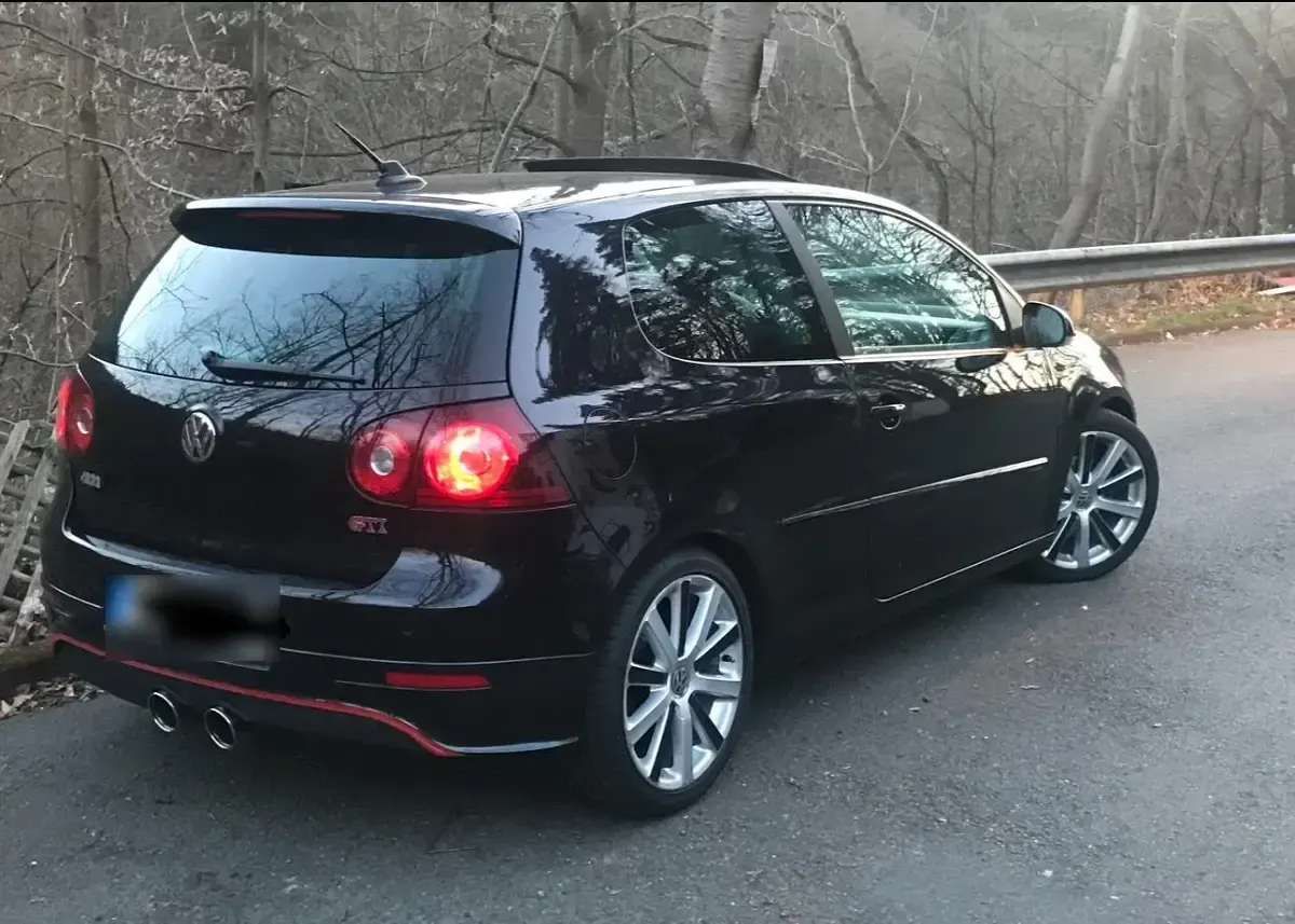 Gebraucht VW Golf V 140 PS (102 kW) 2008 Schwarz Kleinwagen