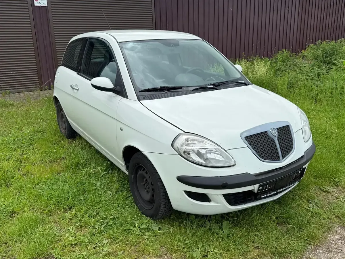 Gebraucht Lancia Ypsilon 65 PS (47 kW) 2008 Weiß Kleinwagen