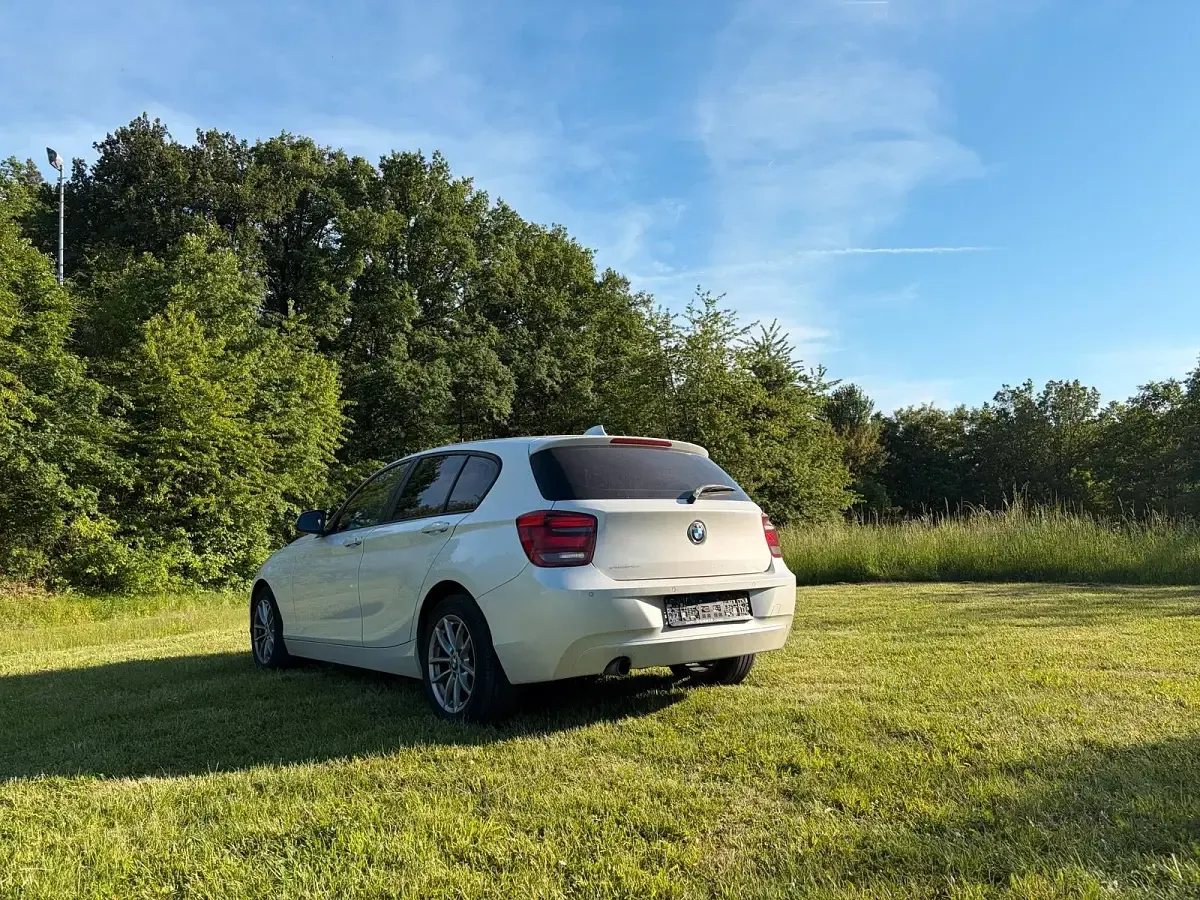 Gebraucht BMW 114 2014 Weiß Kleinwagen