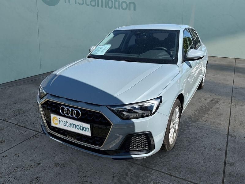 Grau Gebraucht 2024 Audi A1 Sportback Kleinwagen | 21.399 € (Guter Preis) - Bild 1/4