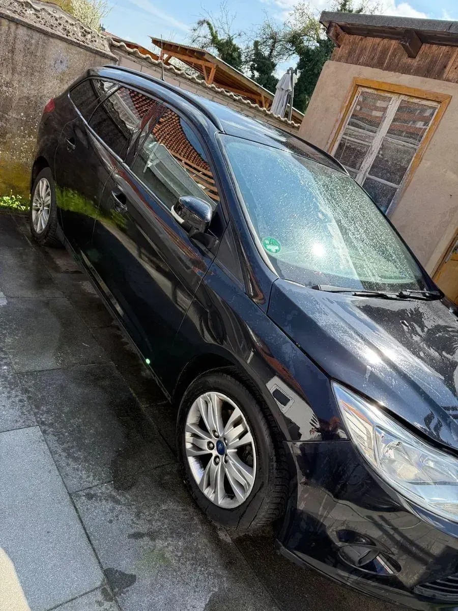 Usado Ford Focus SYNC Edition 125 CV (91 kW) 2014 Negro Familiar