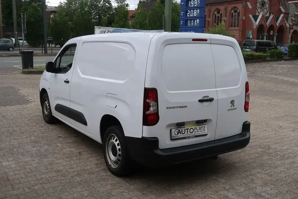Gebraucht Peugeot Partner Premium 131 PS (96 kW) 2023 Weiß Van / Kleinbus