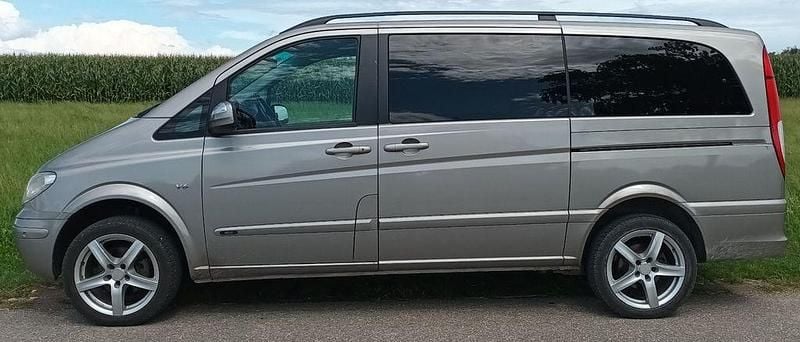 Silber Gebraucht 2010 Mercedes Viano Edition Van / Kleinbus | 10.900 € (Superpreis) - Bild 1/4