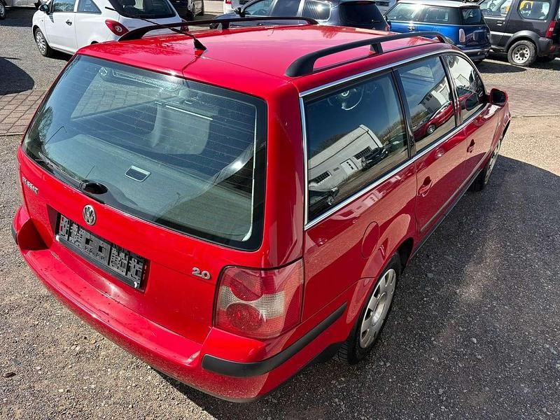 Gebraucht VW Passat 131 PS (96 kW) 2002 Rot Kombi