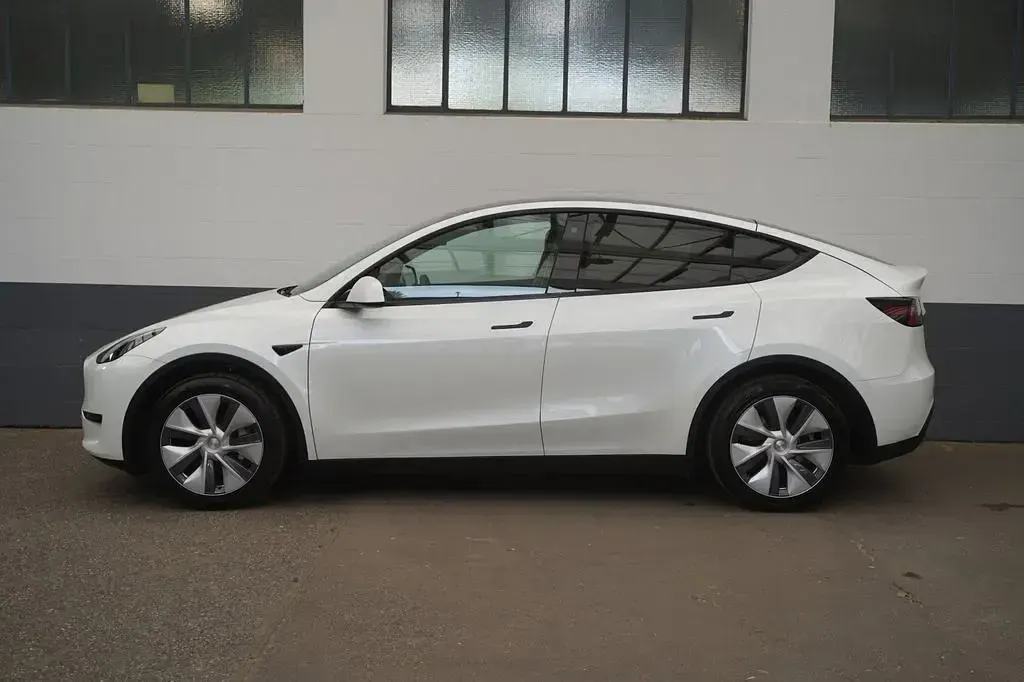 Brugt Tesla Model Y Standard Range 219 kW (299 HK) 2023 Hvid SUV