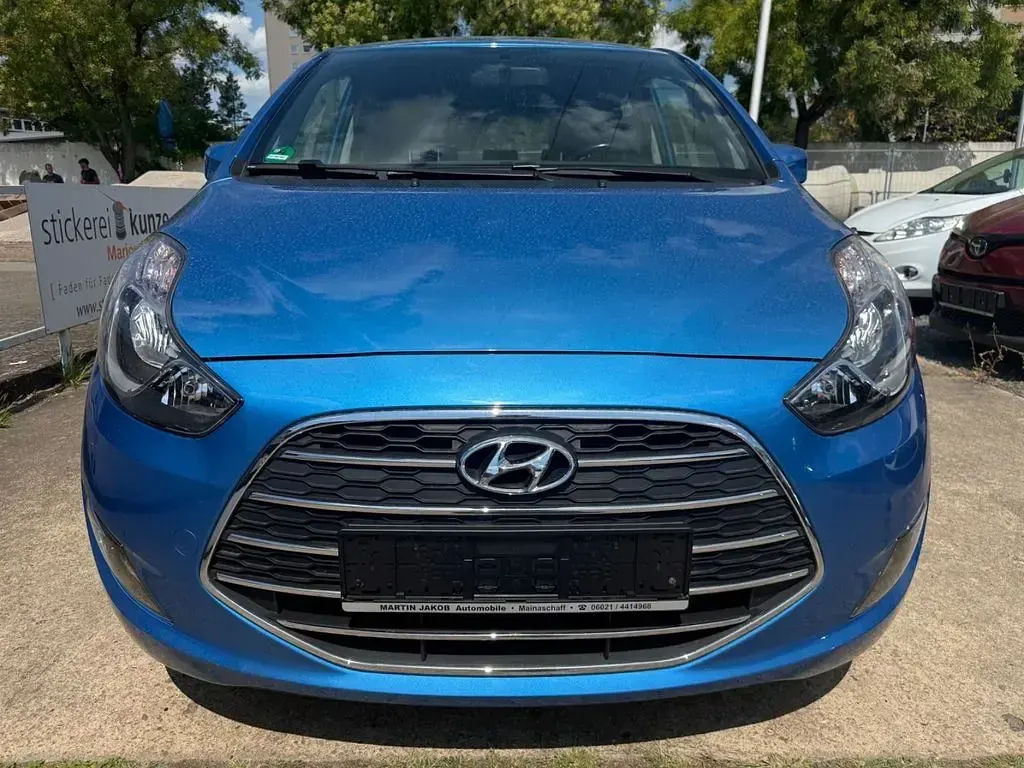 Gebraucht Hyundai ix20 Passion 90 PS (66 kW) 2016 Blau Kleinwagen