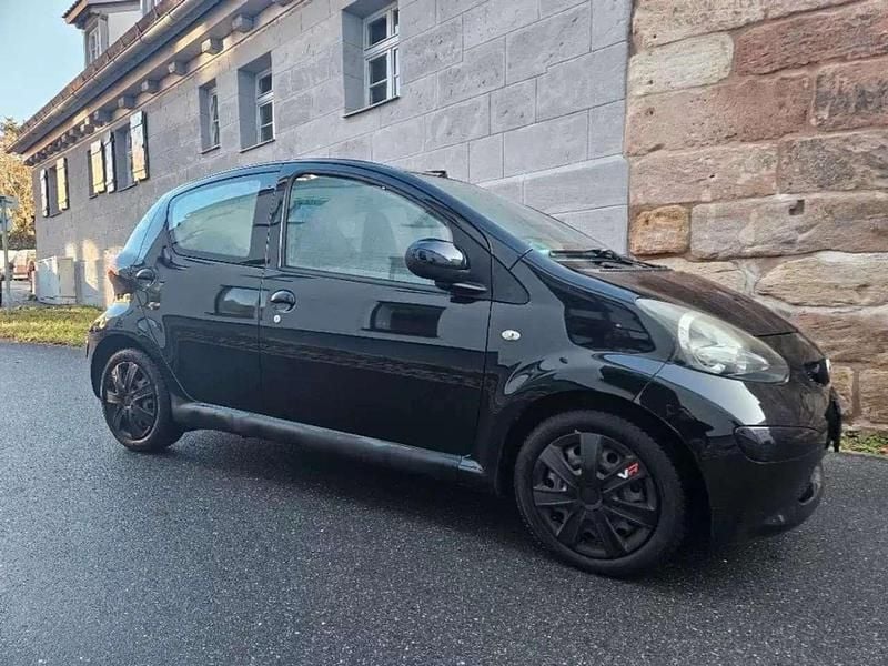 Gebraucht Toyota Aygo 68 PS (50 kW) 2006 Schwarz Kleinwagen