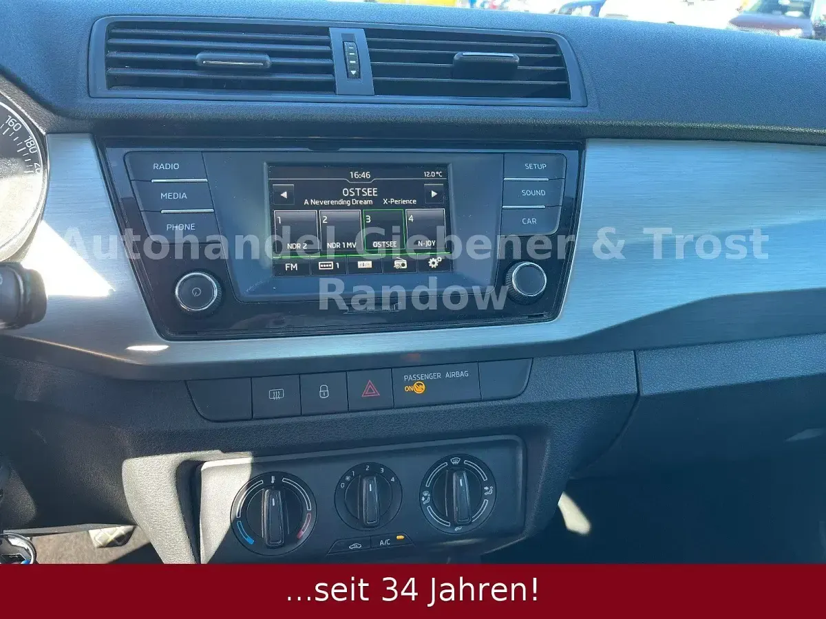 Gebraucht Skoda Fabia Ambition 75 PS (55 kW) 2017 Weiß Limousine