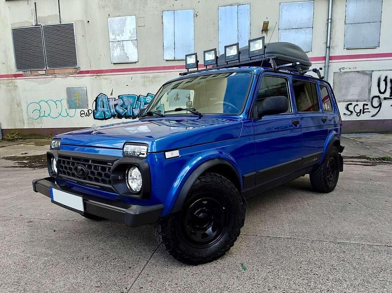 Gebraucht Lada Urban 83 PS (61 kW) 2018 Blau SUV