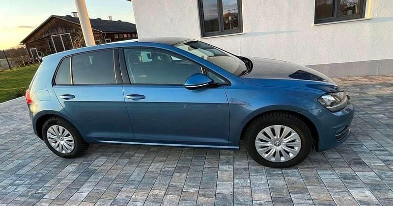 Gebraucht VW Golf VII 110 PS (80 kW) 2016 Blau Kleinwagen