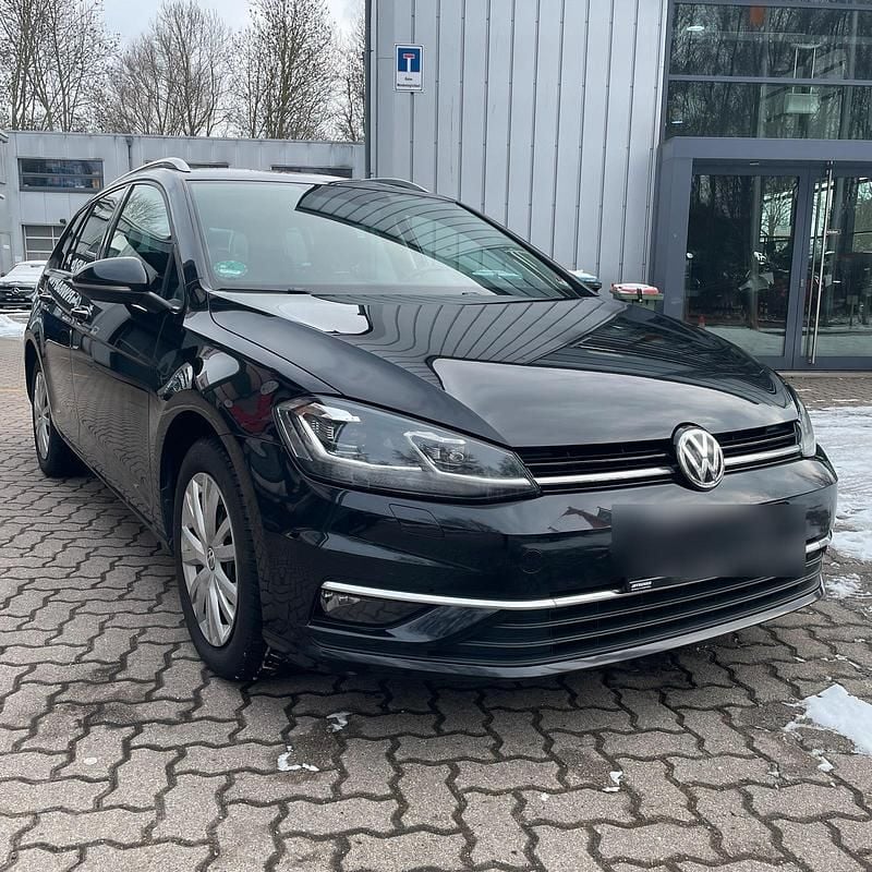 Gebraucht VW Golf VII Highline 150 PS (110 kW) 2019 Schwarz Kombi