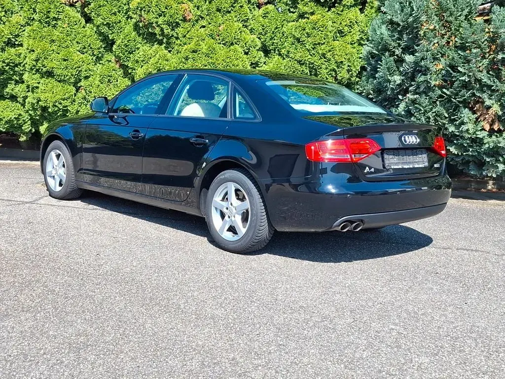 Gebraucht Audi A4 Attraction 120 PS (88 kW) 2008 Schwarz Limousine