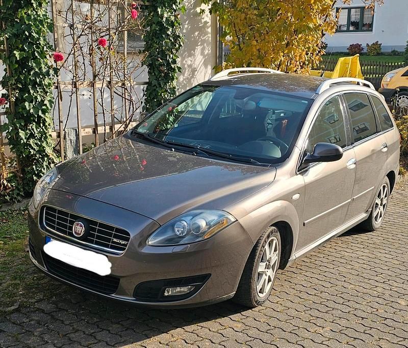 Braun Gebraucht 2008 Fiat Croma Emotion Kombi | 1.280 € - Bild 1/4