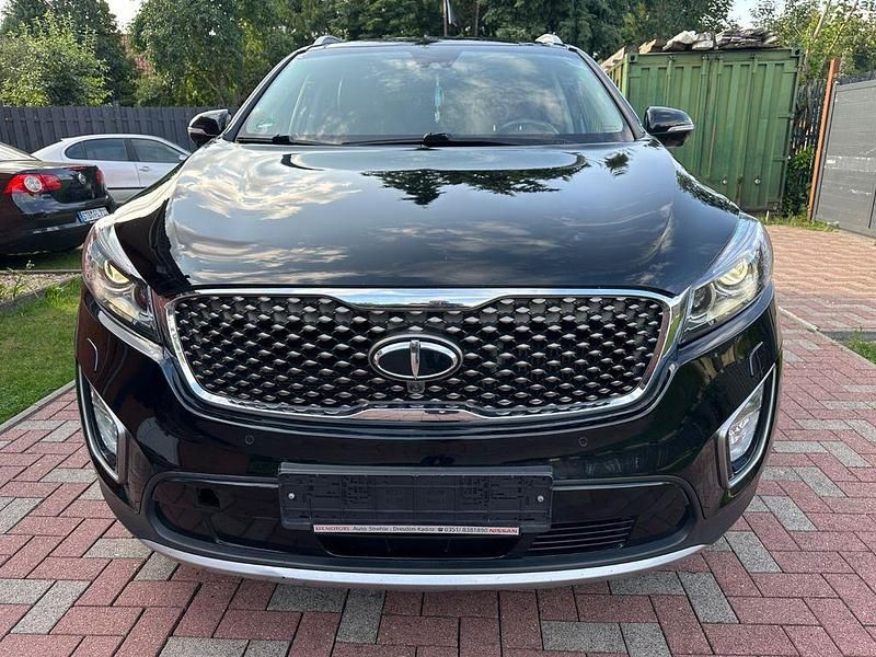 Schwarz Gebraucht 2017 Kia Sorento Vision SUV | 18.999 € (Fairer Preis) - Bild 1/4
