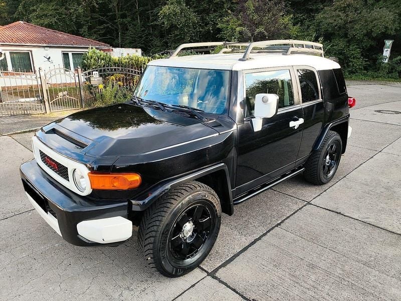 Schwarz Gebraucht 2008 Toyota FJ Cruiser SUV | 23.950 € - Bild 1/4