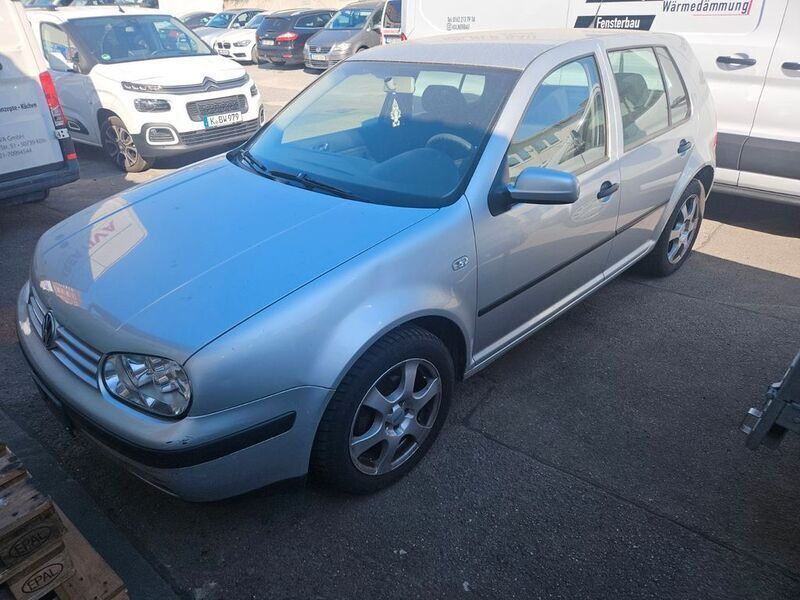 Silber Gebraucht 2002 VW Golf IV Limousine | 900 € (Guter Preis) - Bild 1/4