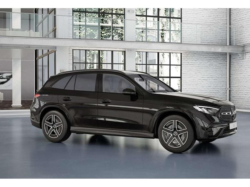 Gebraucht Mercedes GLC300 AMG 269 PS (197 kW) 2024 Schwarz SUV