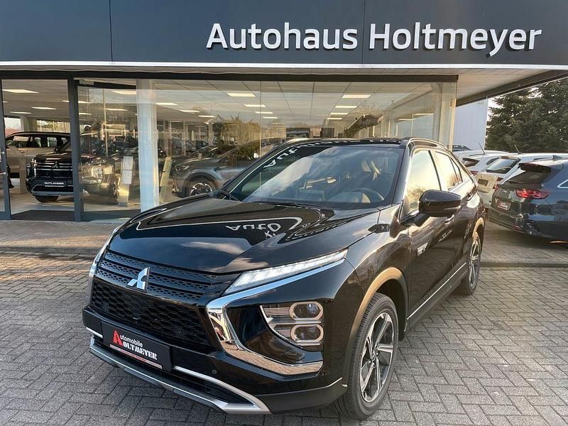 Gebraucht Mitsubishi Eclipse Cross Plus 188 PS (138 kW) 2022 Schwarz SUV