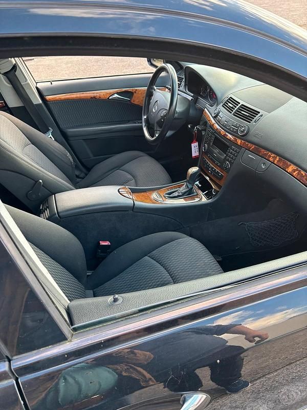Gebraucht Mercedes E200 163 PS (119 kW) 2005 Schwarz Kombi