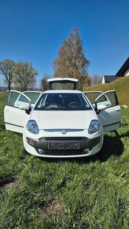 Gebraucht Fiat Punto Evo Dynamic 77 PS (56 kW) 2010 Weiß Kleinwagen