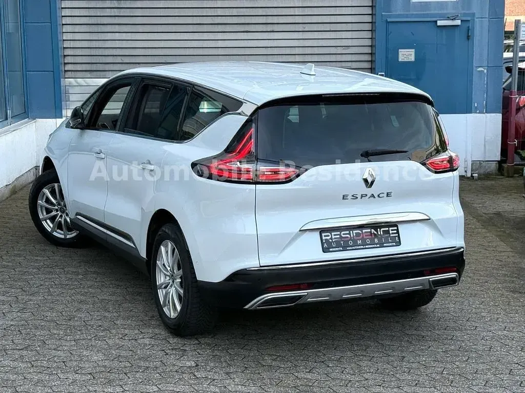 Gebraucht Renault Espace Techno 189 PS (139 kW) 2024 Weiß Van / Kleinbus