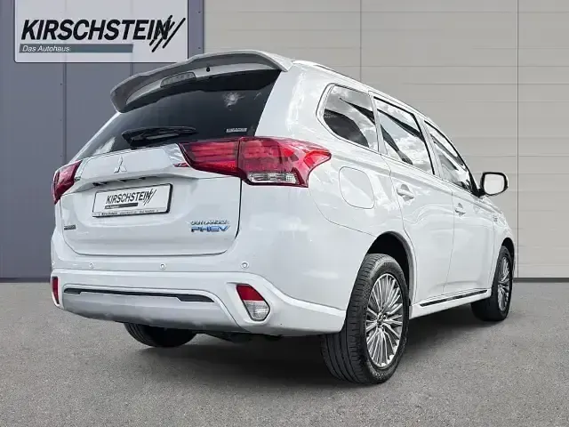 Gebraucht Mitsubishi Outlander P-HEV Plus 224 PS (164 kW) 2019 P) (weiss SUV