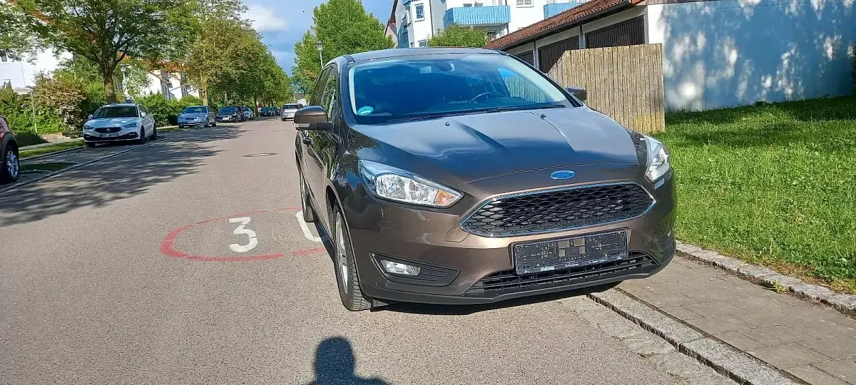 Usado Ford Focus 125 CV (91 kW) 2017 Marrón Familiar