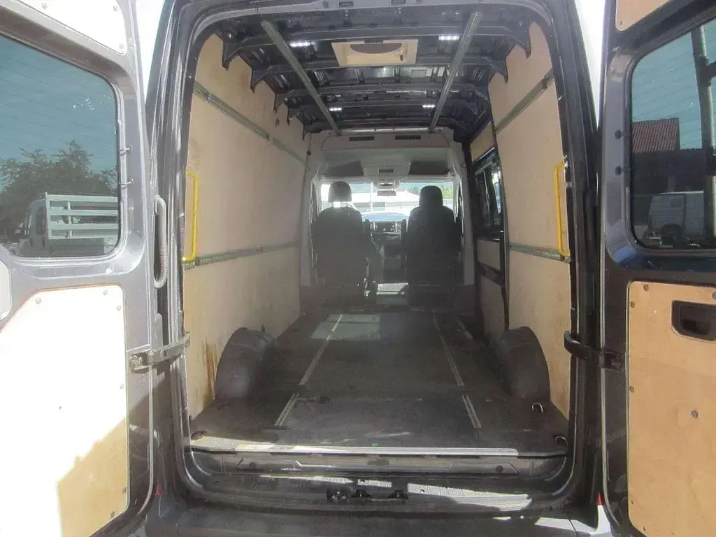 Gebraucht VW Crafter 177 PS (130 kW) 2022 Indiumgrau metallic Van
