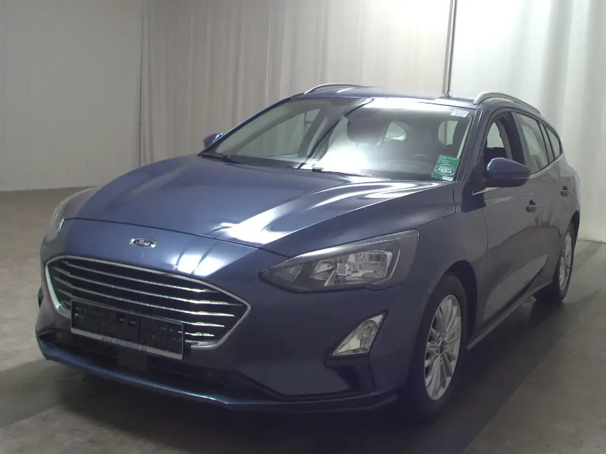 Usado Ford Focus Titanium 125 CV (91 kW) 2021 Marrón Berlina