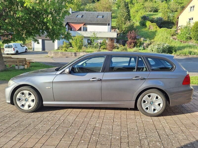 Grau Gebraucht 2010 BMW 318 Kombi | 6.200 € (Teuer) - Bild 1/4