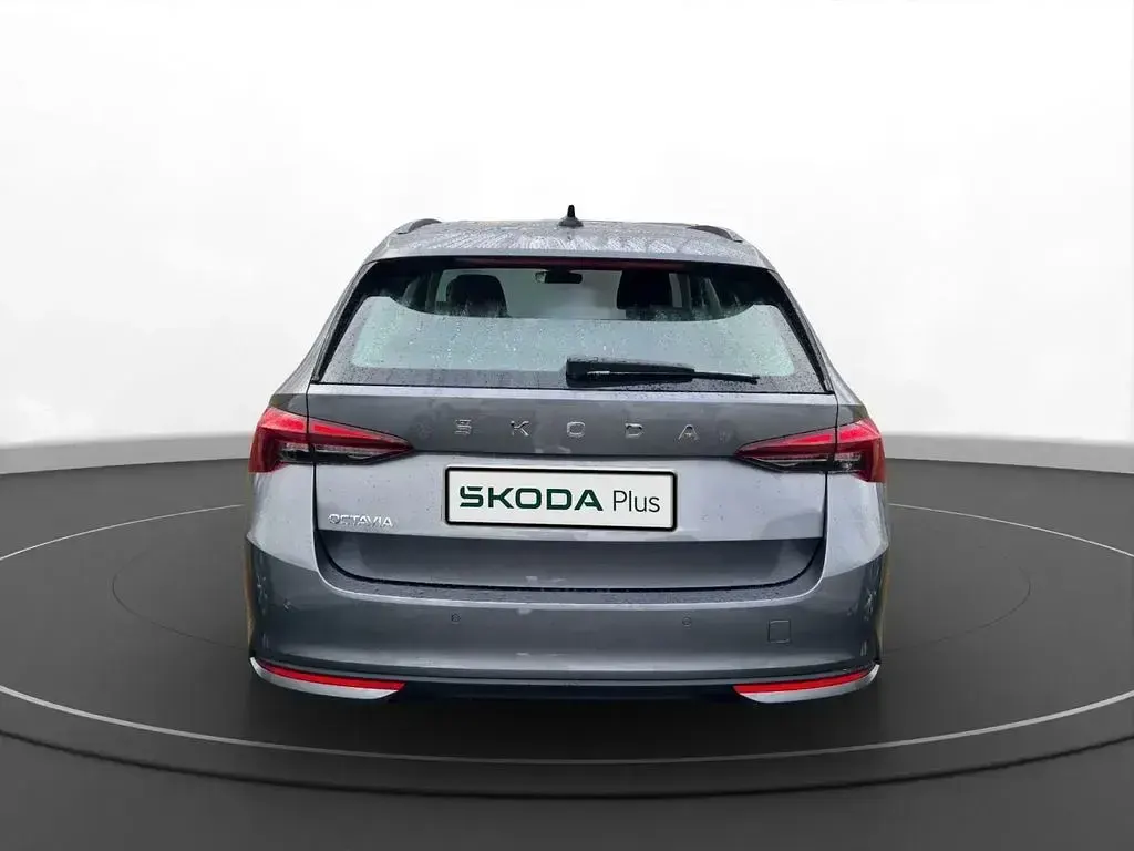 Usata Skoda Octavia Essence 116 CV (85 kW) 2025 Grigio Station wagon