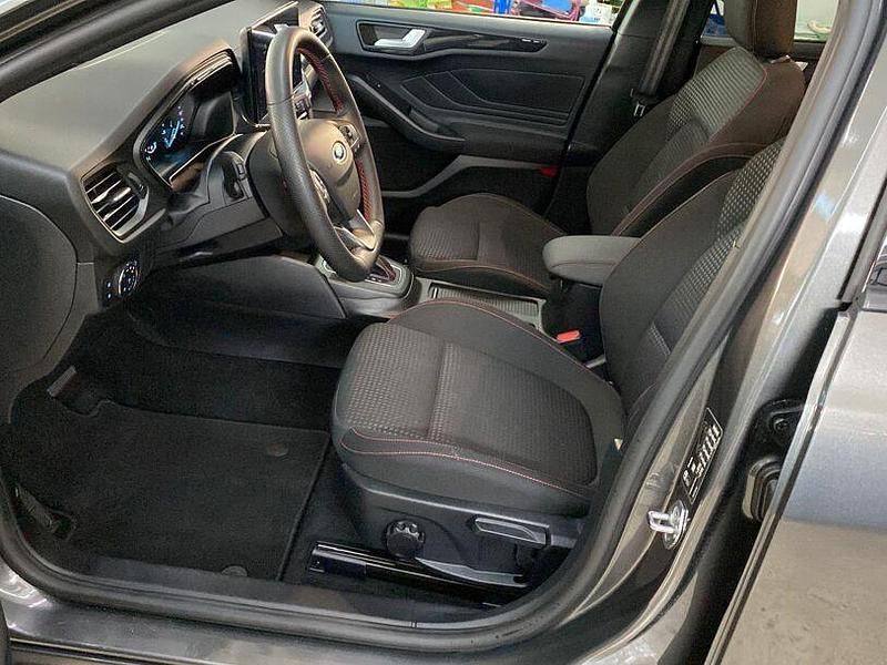 Gebraucht Ford Focus ST-Line 155 PS (114 kW) 2023 Grau magneticgrau (metallic) Kombi