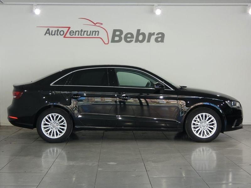 Gebraucht Audi A3 Ambiente 125 PS (91 kW) 2015 Brillantschwarz Limousine