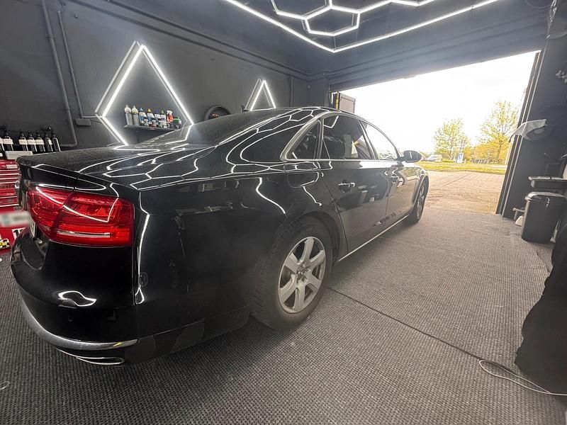 Gebraucht Audi A8 250 PS (183 kW) 2011 Schwarz Limousine