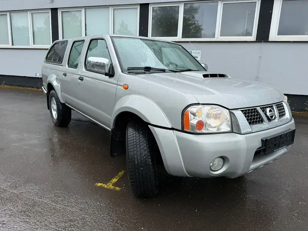 Gebraucht Nissan Navara 133 PS (97 kW) 2011 Silber Pickup