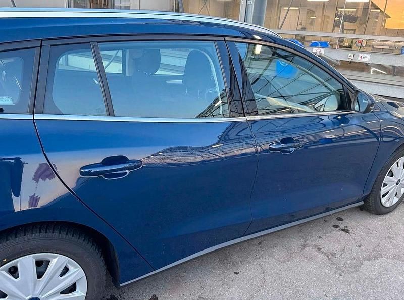 Gebraucht Ford Focus Active 125 PS (91 kW) 2019 Blau Kombi
