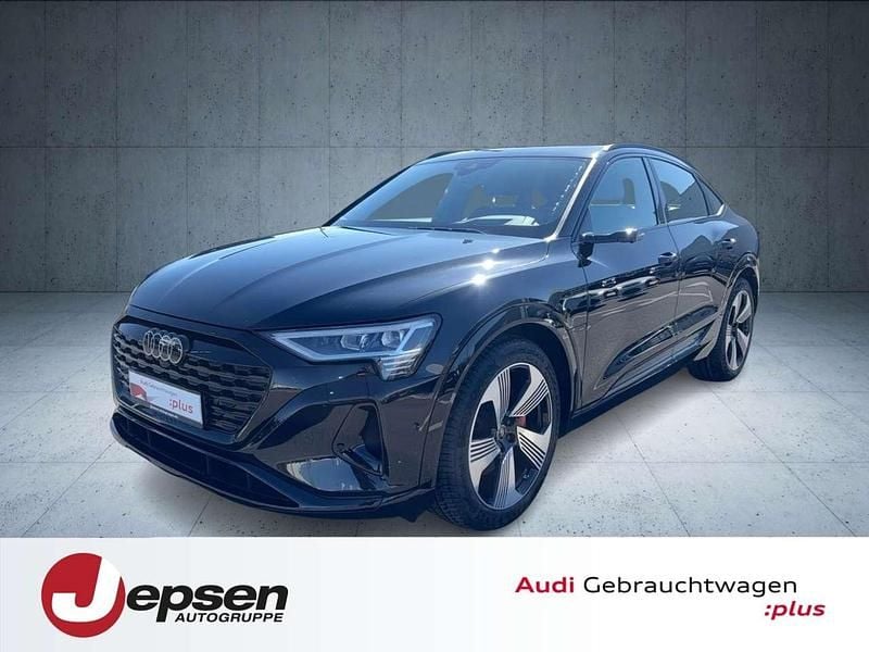 Mythosschwarz metallic Gebraucht 2023 Audi Q8 Sportback e-tron Advanced Plus SUV | 52.970 € (Fairer Preis) - Bild 1/4