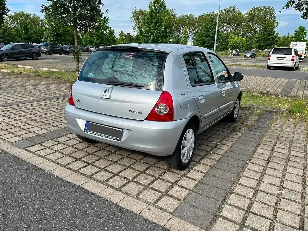 Gebraucht Renault Clio Expression 75 PS (55 kW) 2010 Grau Limousine